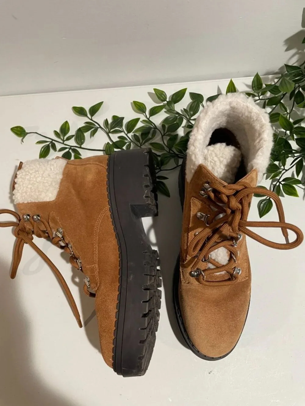 Marc Fisher Womens Faux Fur-Lined Suede Hiking Boots Size 8M Lace-Up CamelBrown